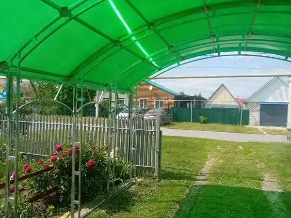 Навес для автомобиля шириной 4 м