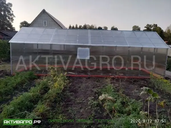 Теплица «Ударница Англичанка», ширина 2.5/3 м, труба 20х20 + 20х20 Теплица «Ударница Англичанка», ширина 2.5/3 м, труба 20х20 + 20х20